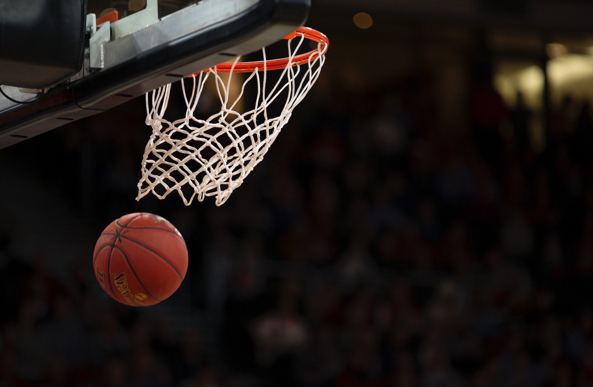 Featured image for “5 ways newsrooms can engage audiences with March Madness content”
